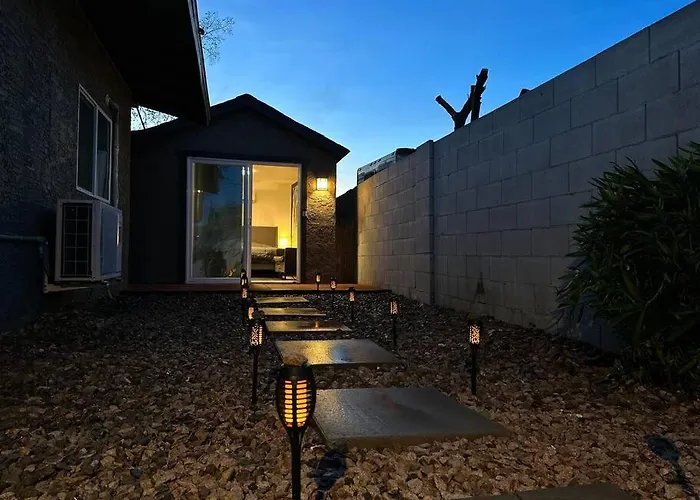 Your Tiny Downtown With Backyard Unit D Apartamento