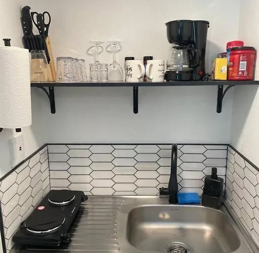 Apartamento Your Tiny Downtown With Backyard Unit D *