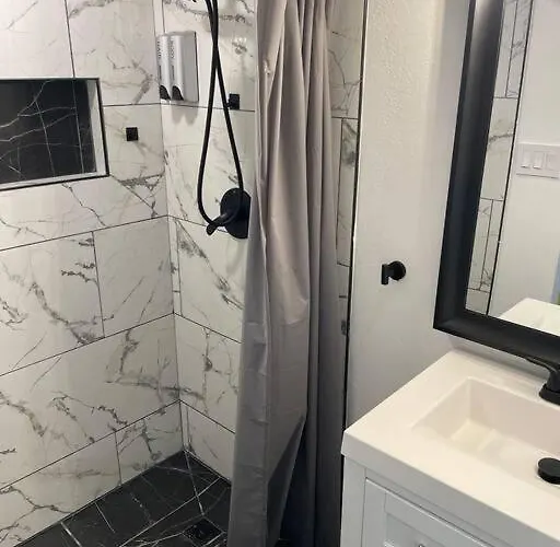 Your Tiny Downtown With Backyard Unit D * Phoenix