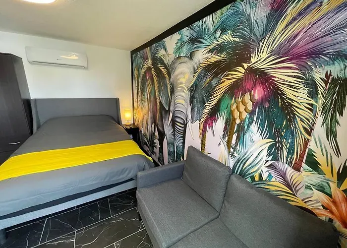 Your Tiny Downtown With Backyard Unit D Apartamento