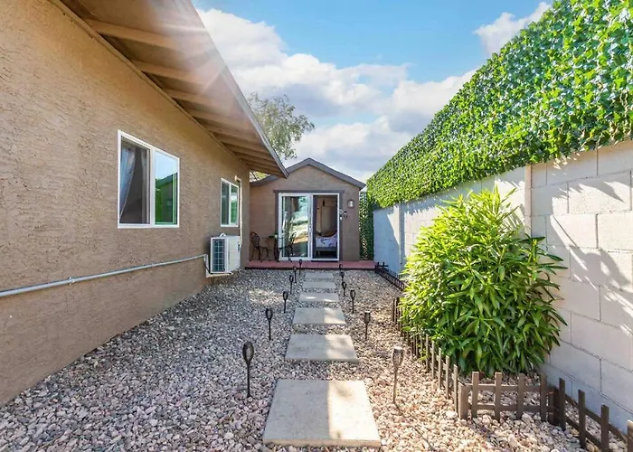 Apartamento Your Tiny Downtown With Backyard Unit D *